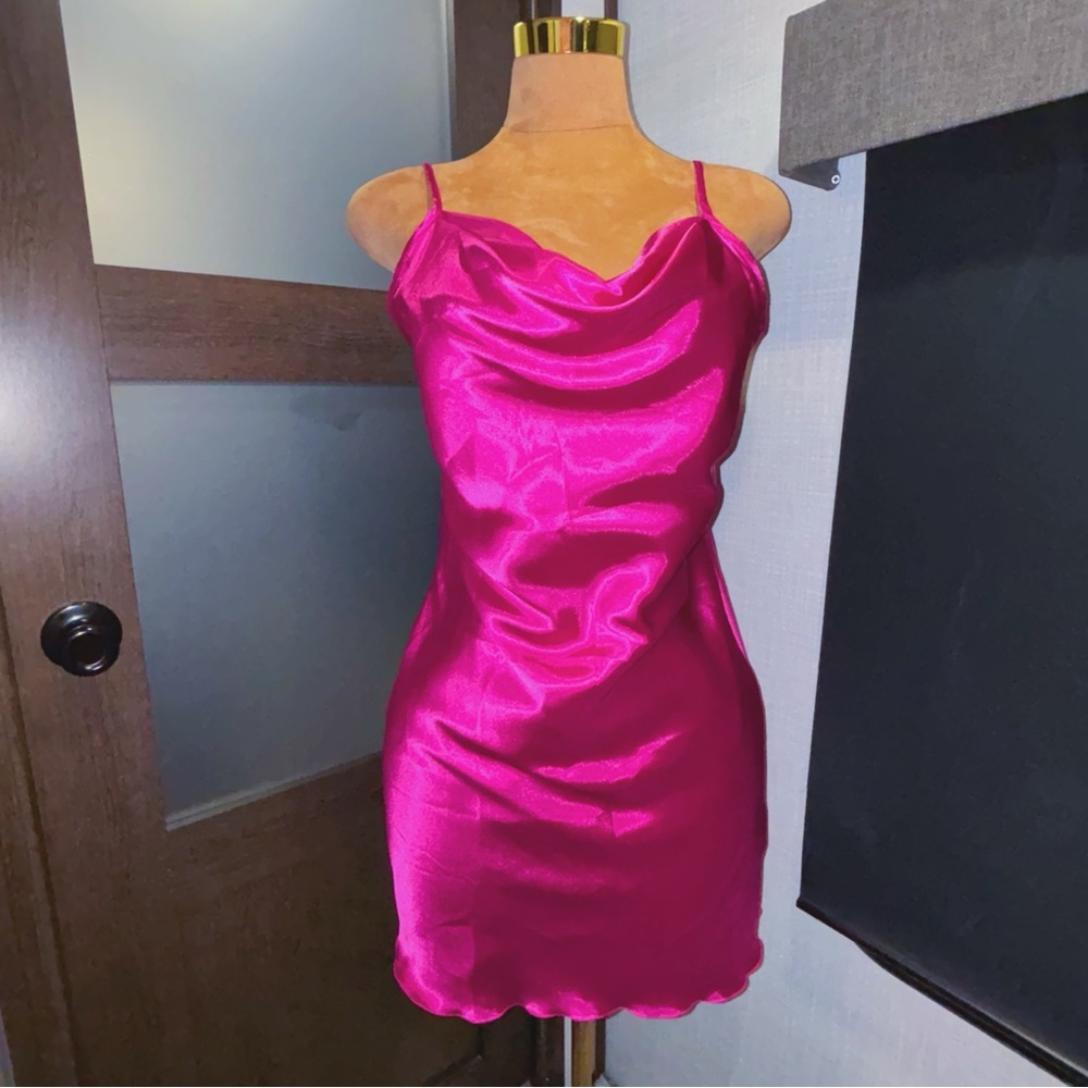 BEBE Y2K Fuchsia Pink Spaghetti Strap Slip Dress Size XL NWT